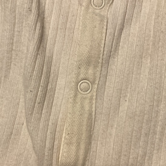 3/$10 Gap whitish/beigish button up organic cotton footed sleeper. - Picture 5 of 9